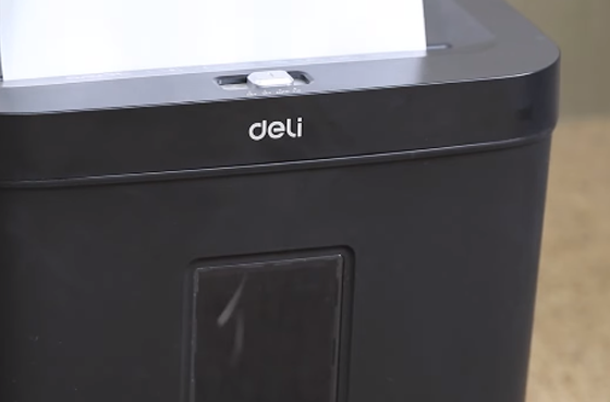 01 Deli ET021 Triturador de papel