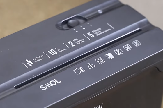 01 Deli ET014 Triturador de papel